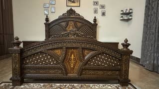 CHINOTI DESIGN BED SET – AKHROT LAKRI – MATTRESS INCLUDED