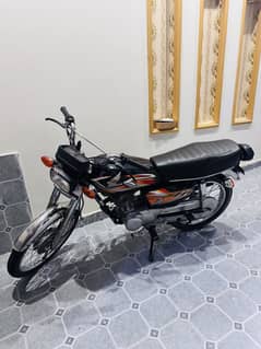 Honda 125 2021 black