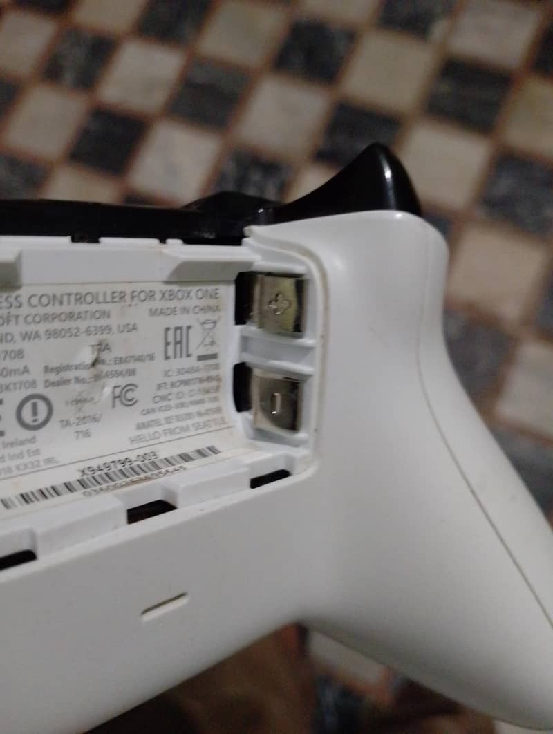 Xbox one  controller. Like new controller. 7