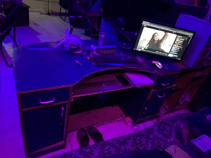 computer table 0