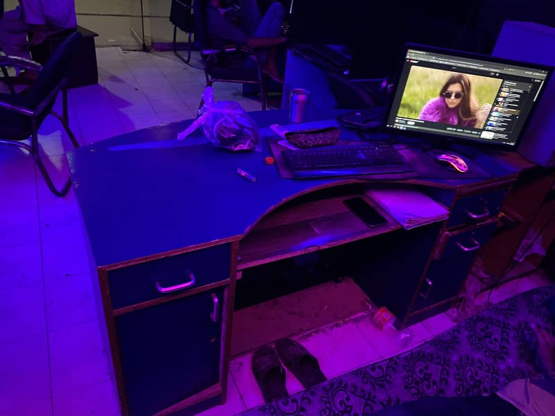computer table 3