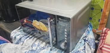 microwave oven