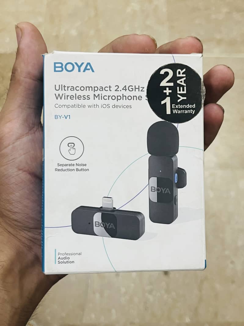 Boya BY V1 Professional microphone for vlogging and content making 0