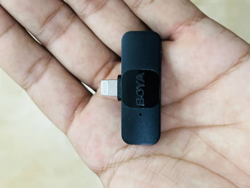 Boya BY V1 Professional microphone for vlogging and content making 3