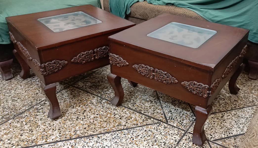 Set of 3 tables – center and side tables for sofa. 1