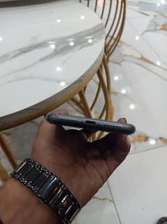 I phone 11 64 gb Water pack