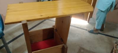 folding iern table