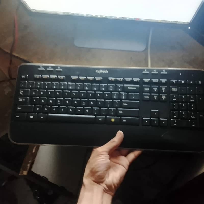 PC gaming i5 4th generation with 2 gb graphics card. wireless keyboard 1