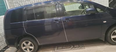 Toyota Isis 7 seater blue colour