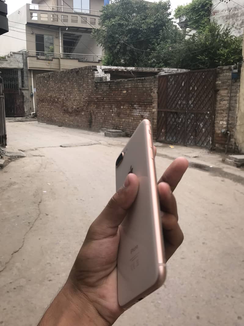 Iphone 8 plus 64 gb non pta factory unlock with box not jv read add 4