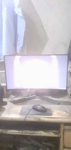 Redragon Pearl 23.6 inch 180Hz Curved Gaming