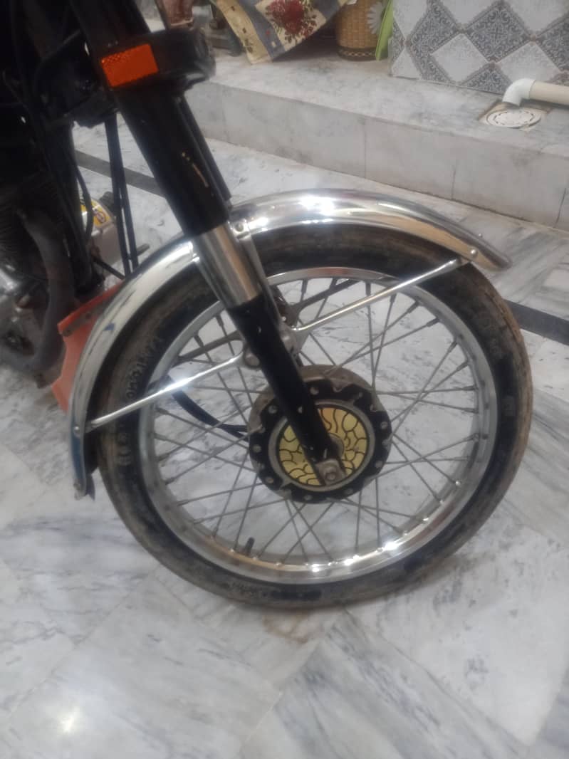 2012/13 model 125 good condition with local tanki tape 3