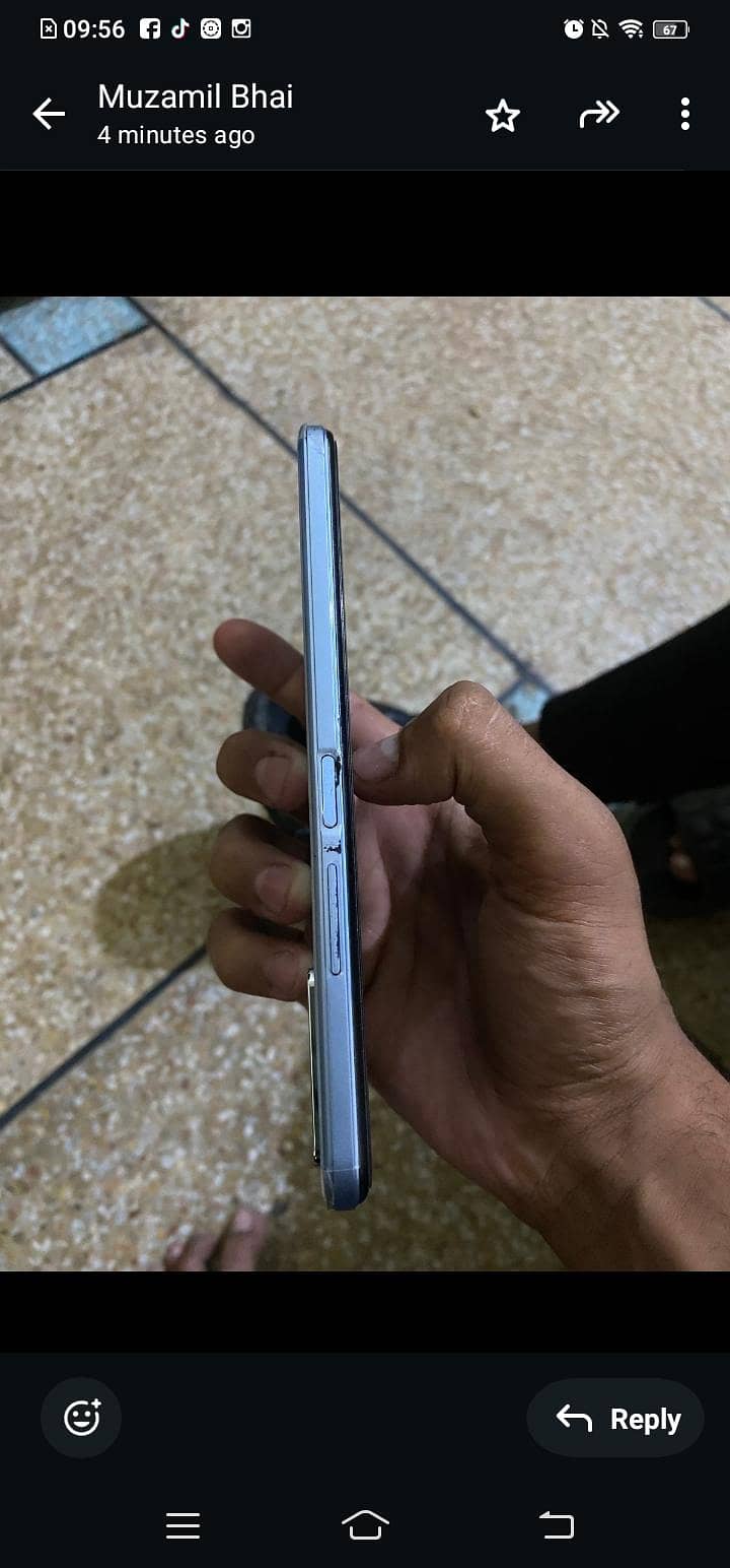 what's app pr message kr sakta or sim pr call b 1