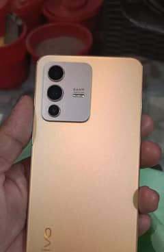 Vivo v23.5G Full Box Canditoin 10 by 10  Ram. 12+256