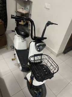 Metro electric scooty