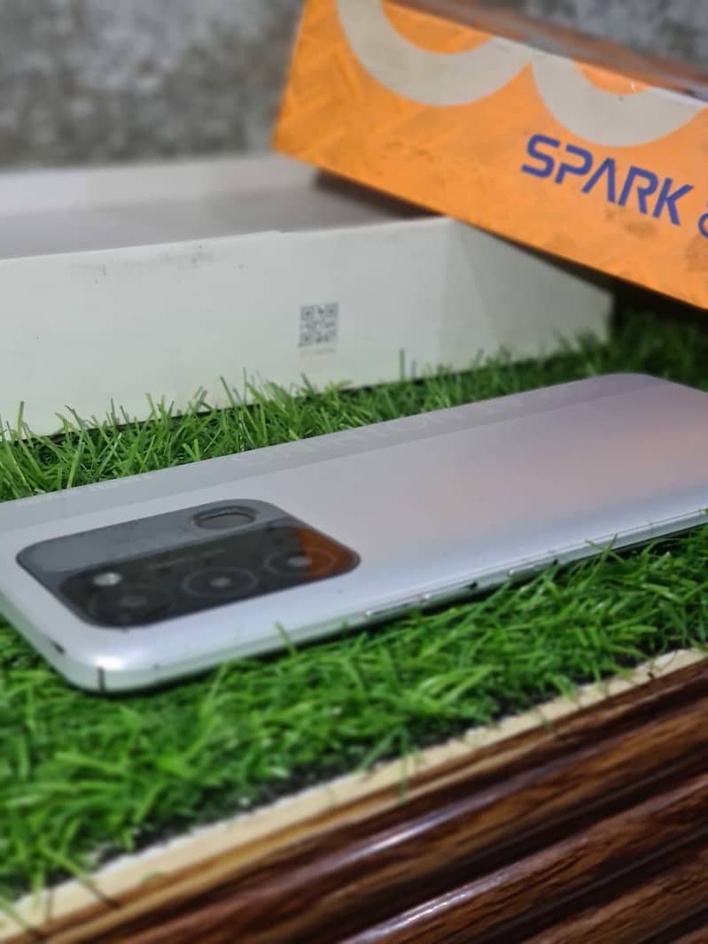 TECNO SPARK 8C 4/64 WITH BOX NOT OPEN 0