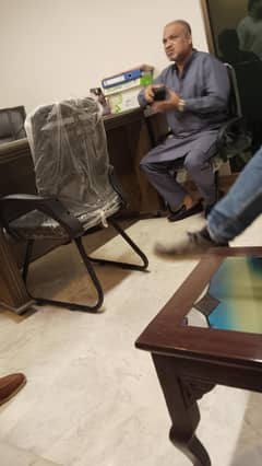 5th floor pent house with lift urgent sale