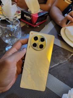 Tecno Camon 30