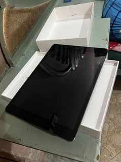 iPad 8 Gen - 128Gb with Box