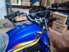 Honda pridor Karachi number excellent condition look like a zero