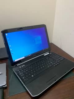 Dell laptop windows 10 pro 8/256 core i3
