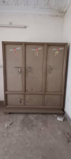 kids wardrobe