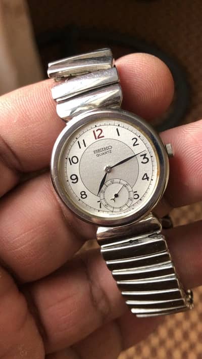 Vintage Ricoh RIQuartz E-590-130-05 snowflake dial watch