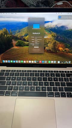MacBook Air 2019 golden