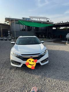 poush start sunroof available