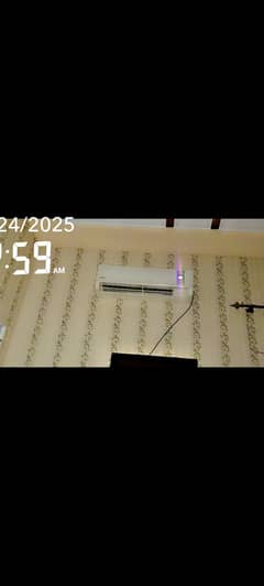 Non inverter Gree 1.5 Model seeZ8  10/9  Colling chill contact me