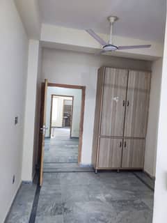 Flat Availabile for rent