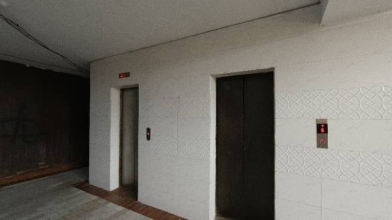 Get In Touch Now To Buy A Prime Location Office In Gulshan-e-Iqbal - Block 14 2