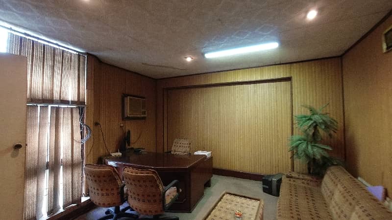 Get In Touch Now To Buy A Prime Location Office In Gulshan-e-Iqbal - Block 14 16