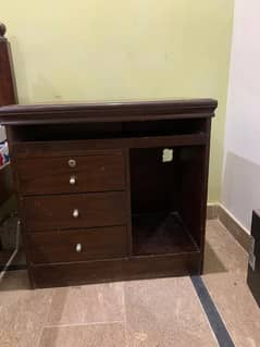 sell computer chair and table