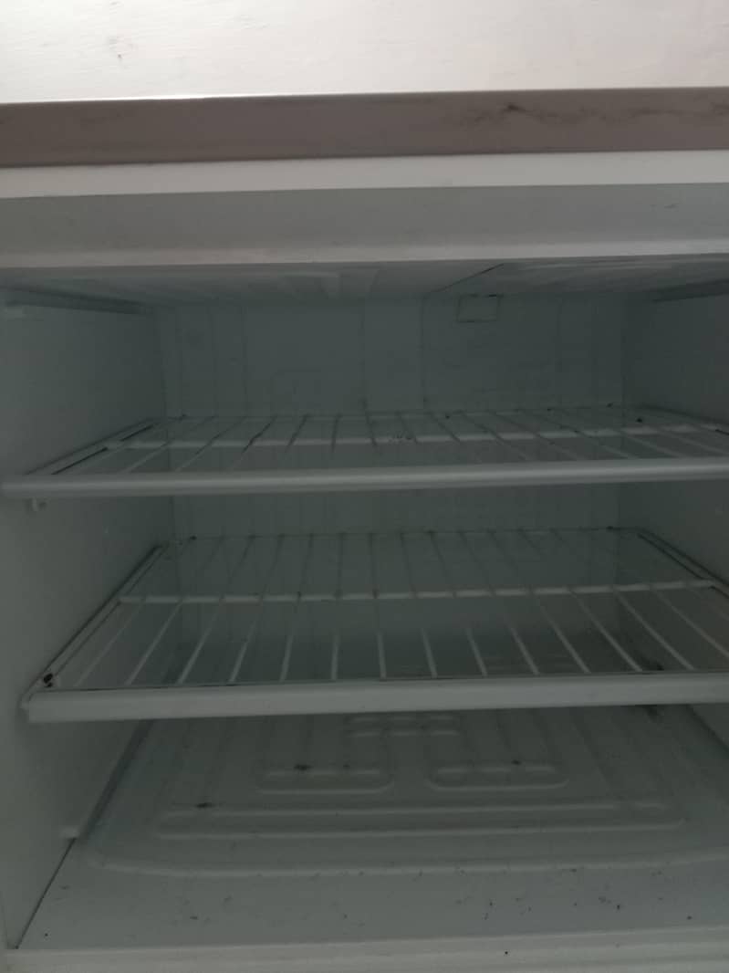 Refrigerator in Good running condition 1