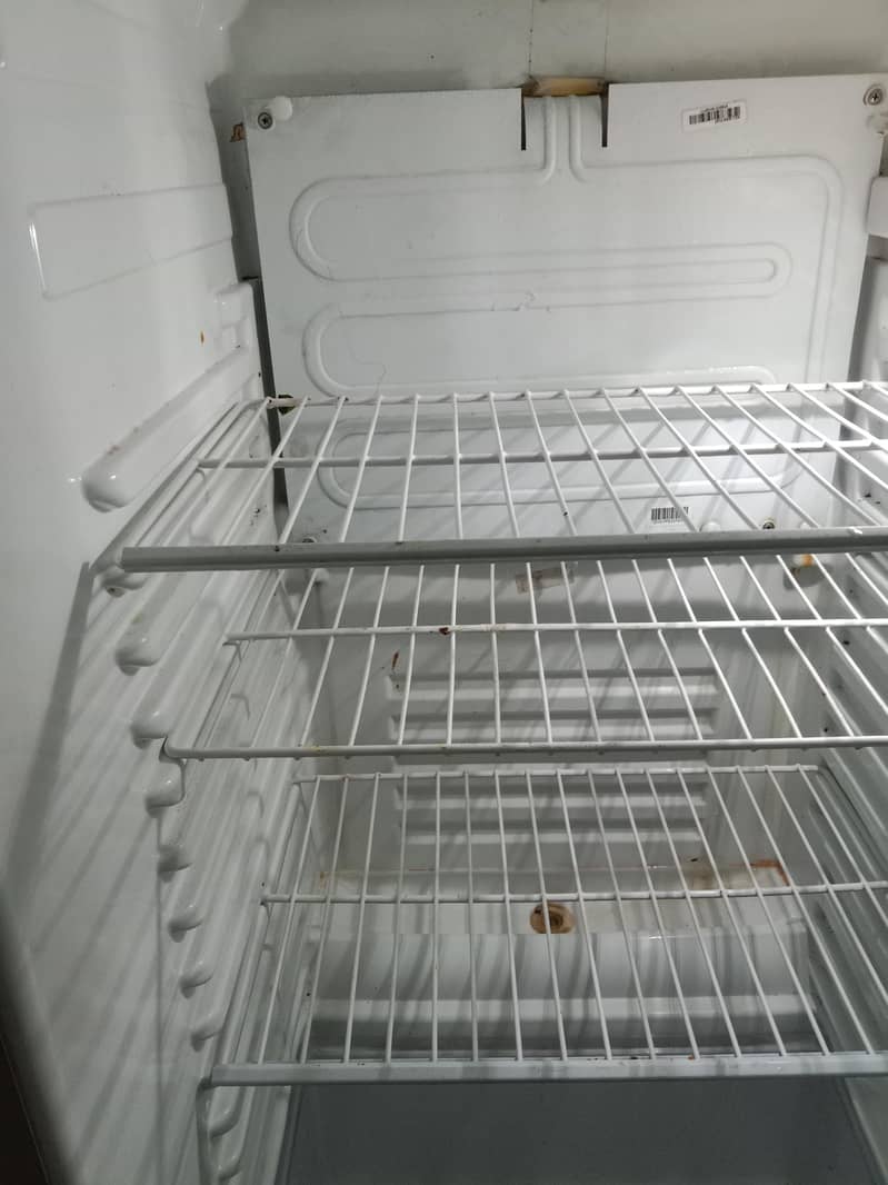 Refrigerator in Good running condition 2