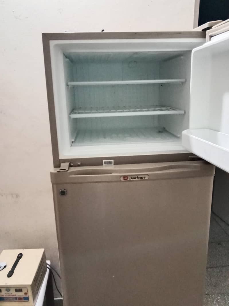 Refrigerator in Good running condition 6