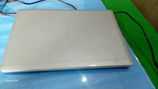 HP Core i5, 4th gen. 12 GB RAM. 256 GB HARD. 3+ Hours battery timing.