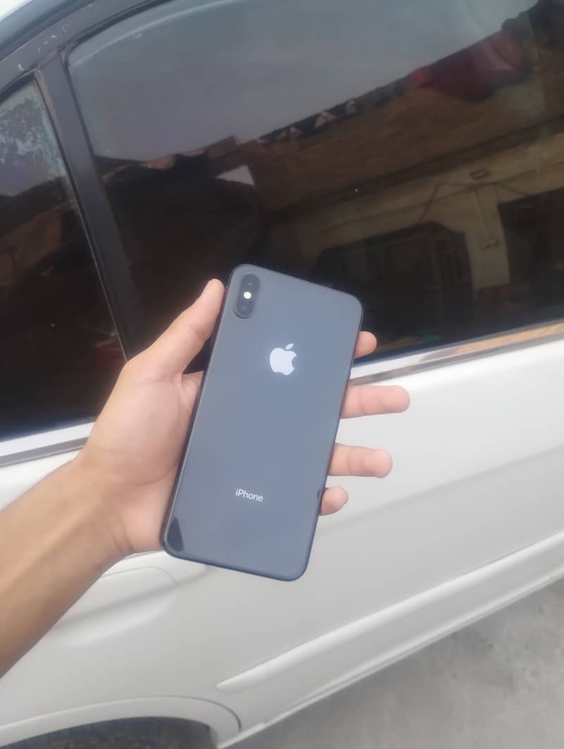 Iphone XS Max Lush Condition Factory Unlock 4