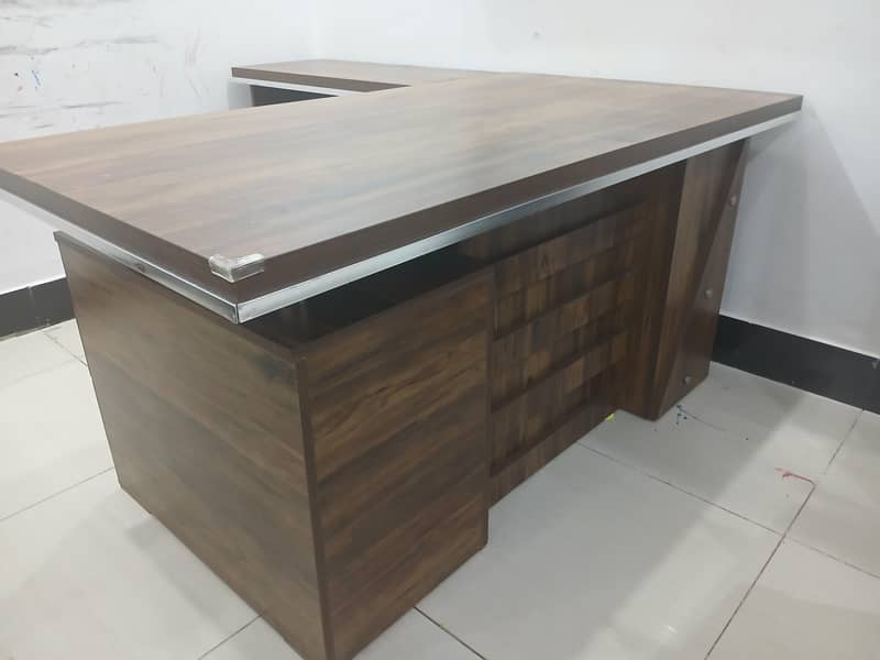 office table with side table 1