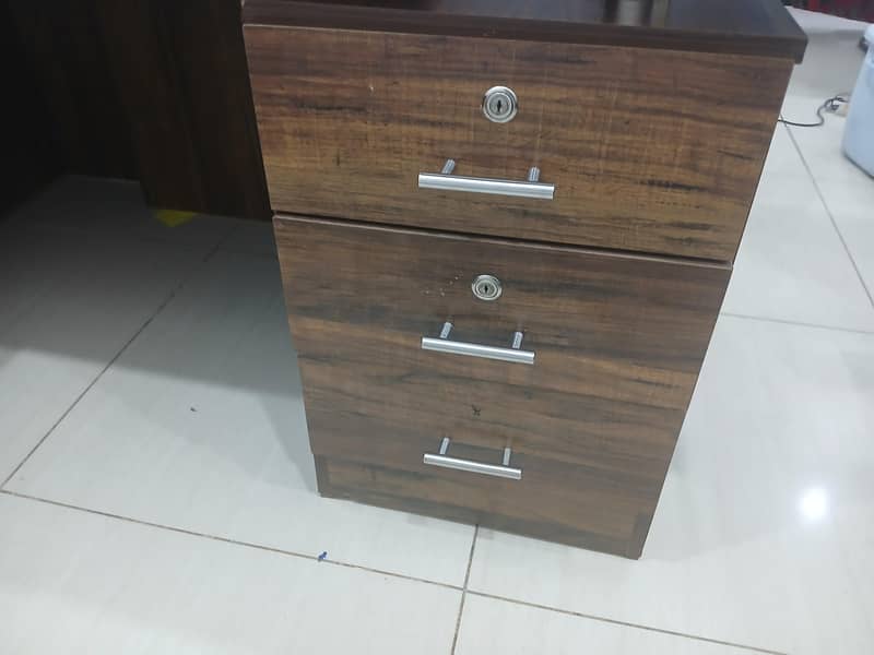 office table with side table 3