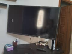 Samsung smart led 40" Youtube wifi working Good condition With box