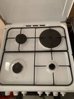 Gas and electricity cooker