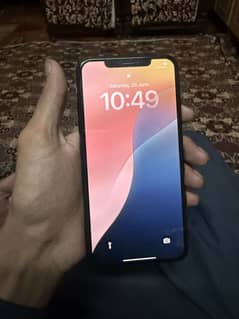 I phone 11 pro max 64gb BH 83