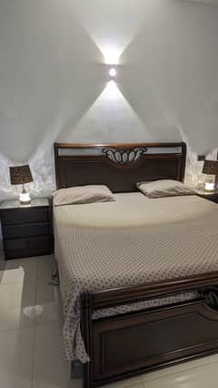 Complete bed set with side tables and dressing