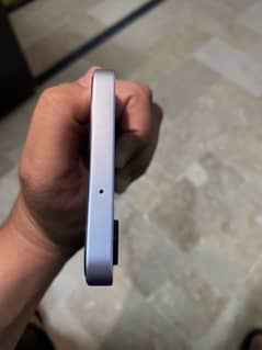 10/10 bohot thora use kiya 64 gb with box almost new ha