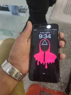 I phone 8 plus 256 g. B battery health/75