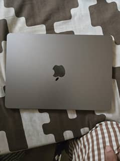 Macbook Air M2 9/10 USED with Original Box