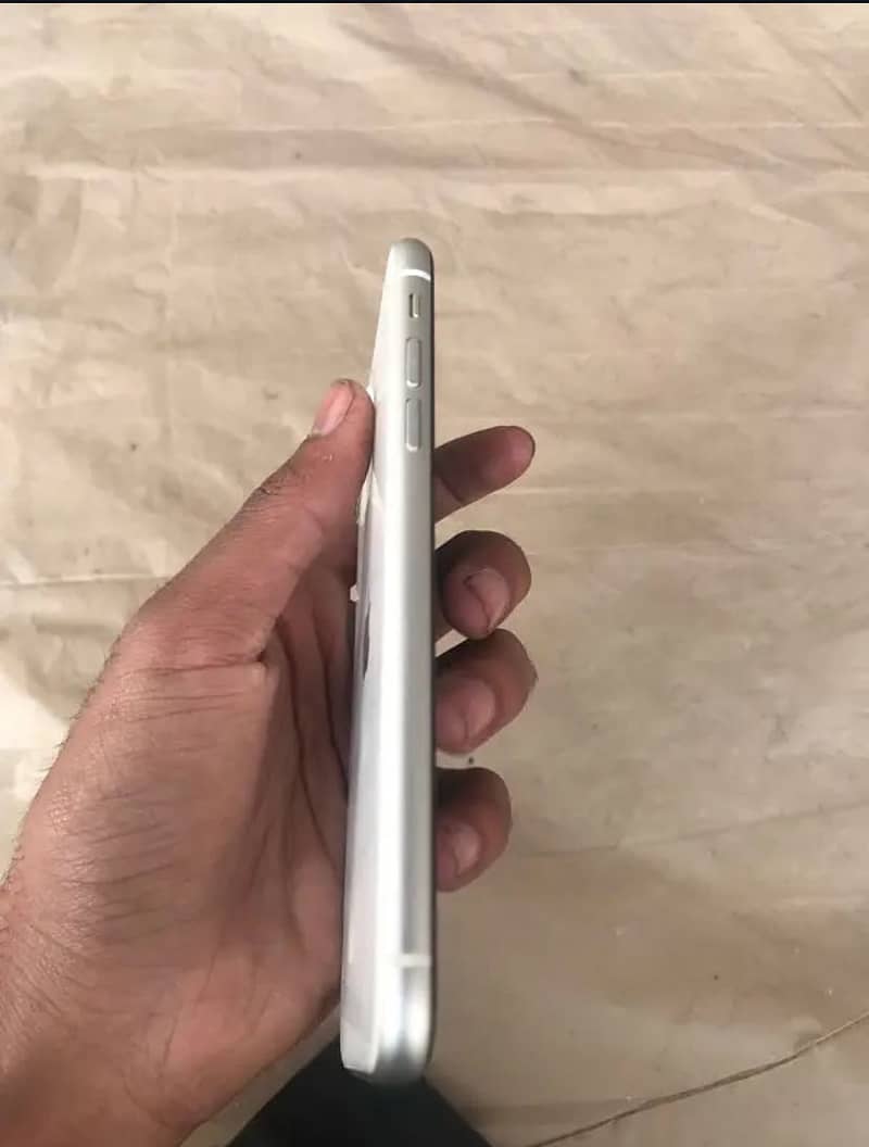 Iphone11 jv 128 gb in good condition display change 0