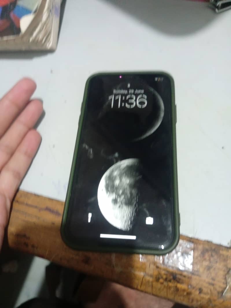 Iphone11 jv 128 gb in good condition display change 1